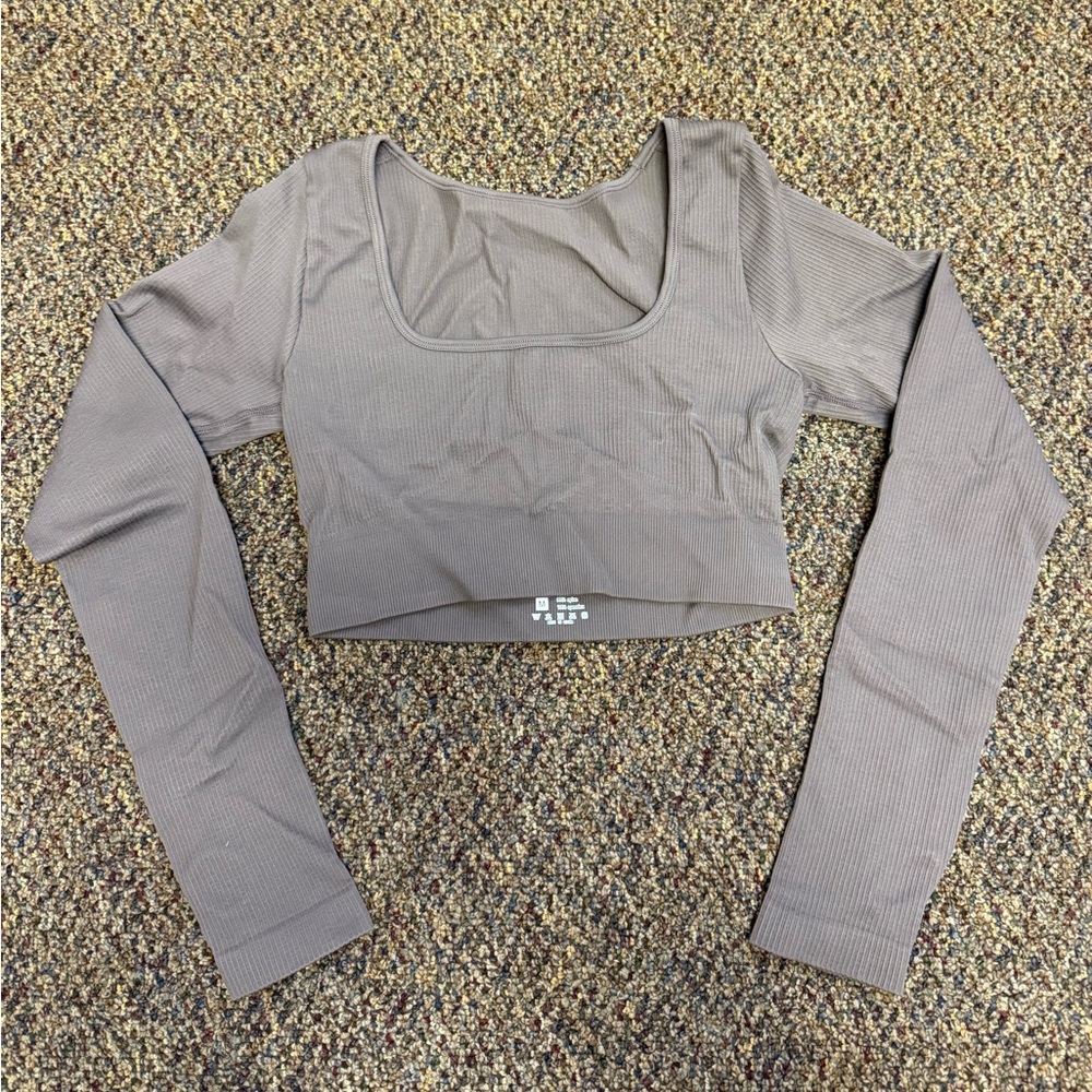 Ribbed Long Sleeve Workout Crop Top